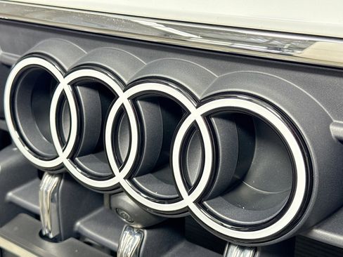 Certified 2025 Audi Q8 Premium Plus w/ Premium Plus Package image 32