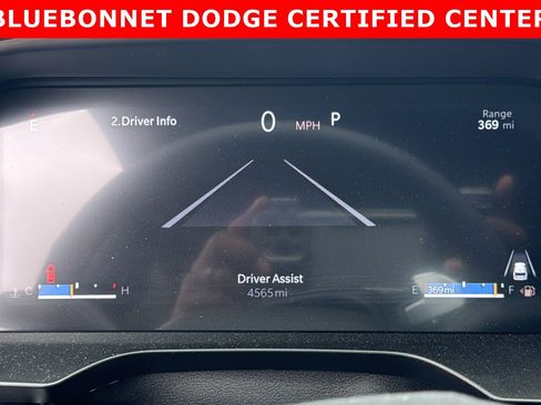 Used 2025 Jeep Grand Cherokee L Laredo RWD image 22