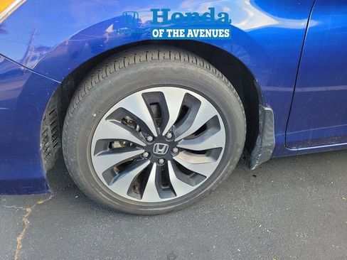 Used 2017 Honda Accord Hybrid Sedan image 3