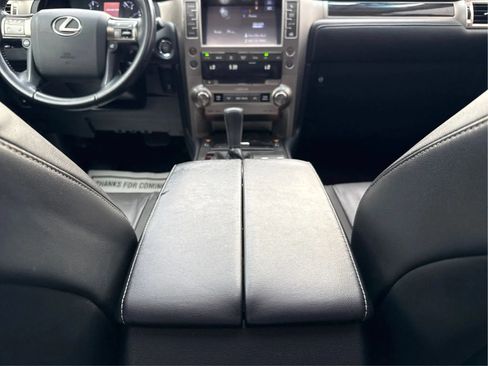 Used 2017 Lexus GX 460 w/ Navigation Package AWD/4WD image 28