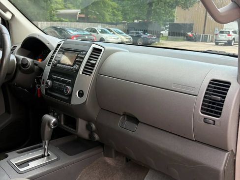 Used 2014 Nissan Xterra S AWD/4WD image 30