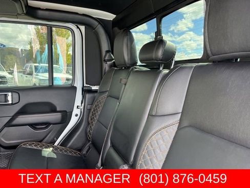 Used 2023 Jeep Gladiator Overland AWD/4WD image 18