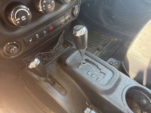 Used 2013 Jeep Wrangler Unlimited Sahara w/ Dual Top Group AWD/4WD image 20