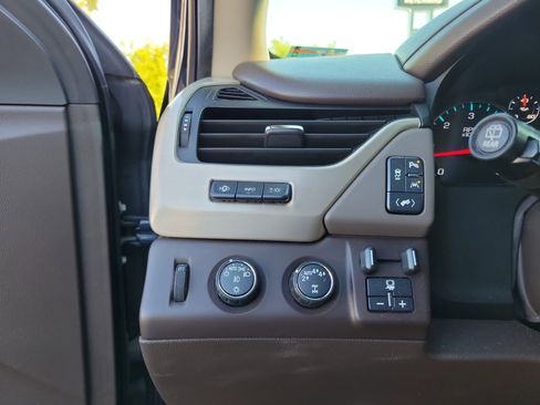 Used 2017 GMC Yukon XL Denali w/ Open Road Package image 20