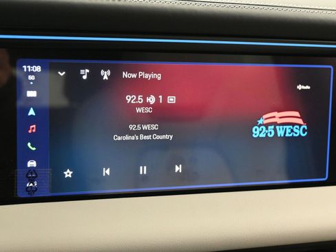 Certified 2024 Porsche Macan 4 Electric image 15