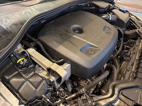 Used 2018 Volvo S60 T5 Dynamic w/ Vision Package image 31