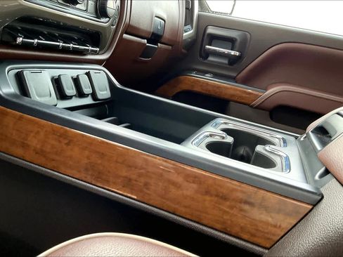 Used 2018 Chevrolet Silverado 1500 High Country image 15