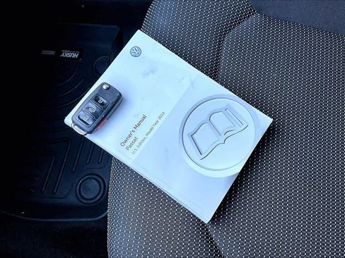 Used 2016 Volkswagen Passat 1.8T R-Line image 14