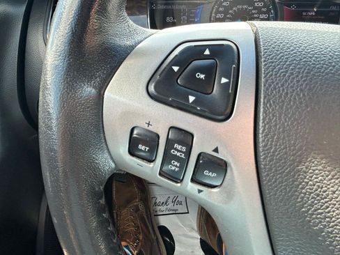 Used 2015 Ford Taurus Limited w/ Equipment Group 301A FWD image 19