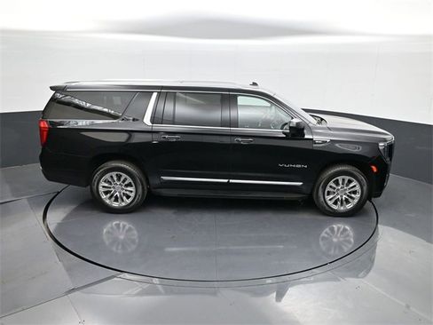 Used 2024 GMC Yukon XL SLT image 17