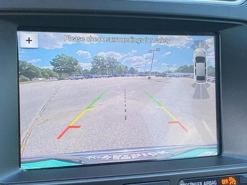 Used 2018 Ford Explorer XLT w/ Equipment Group 202A AWD/4WD image 17