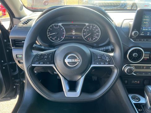 Used 2024 Nissan Sentra SV image 27