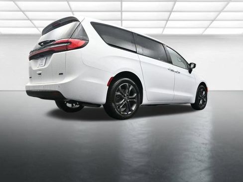 New 2026 Chrysler Pacifica Select image 24