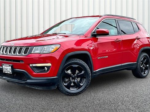 Used 2018 Jeep Compass Latitude image 22