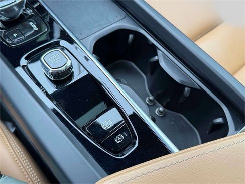 Used 2022 Volvo XC60 B5 Inscription w/ Advanced Package image 32