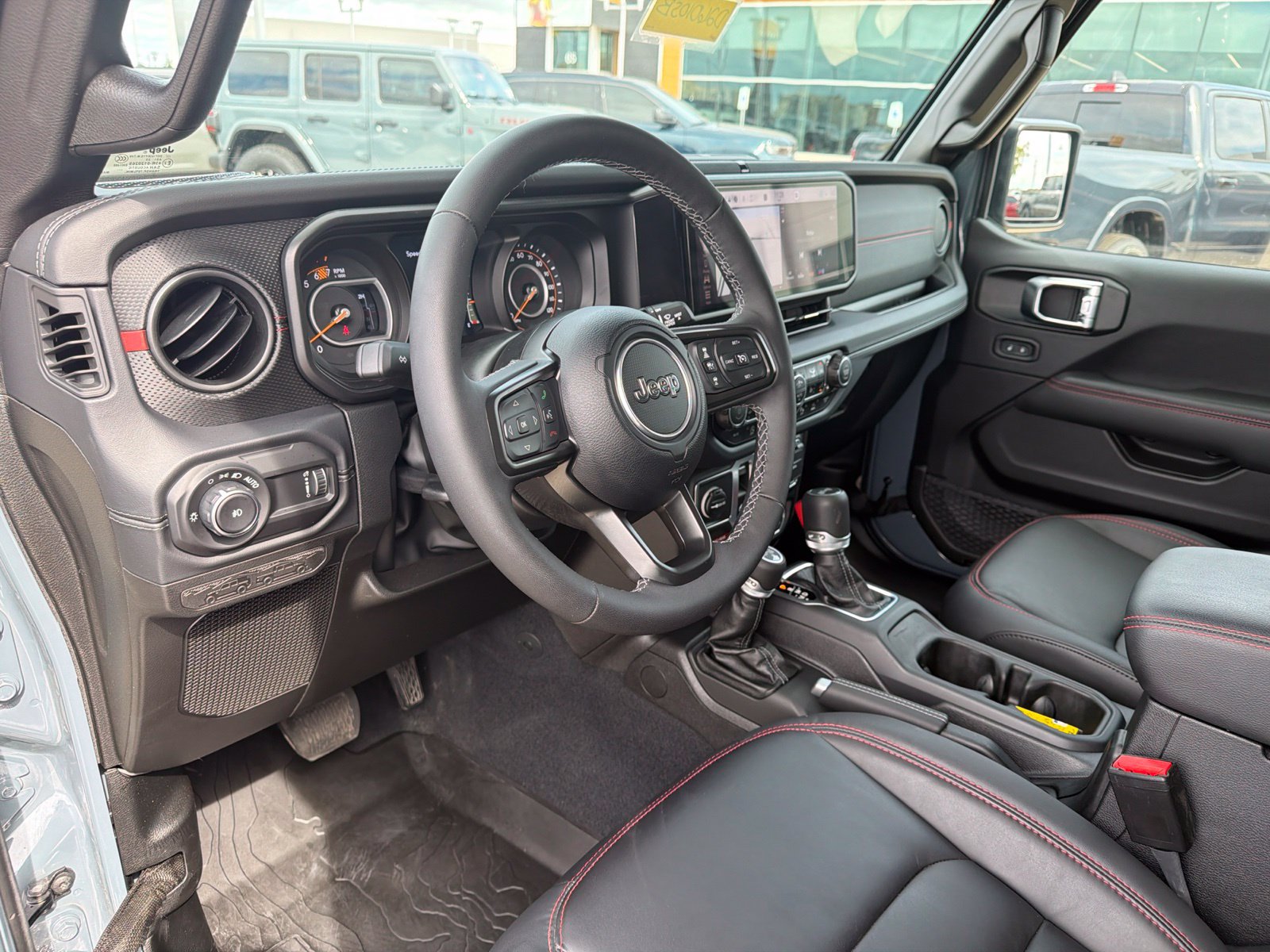 Used 2025 Jeep Wrangler Rubicon AWD/4WD image 10
