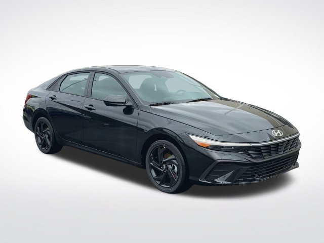 New 2026 Hyundai Elantra SEL FWD image 2