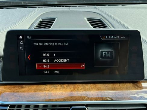 Used 2018 BMW 530e image 14