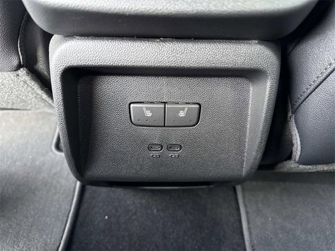 Used 2025 Chevrolet Equinox EV RS w/ Convenience Package II image 23