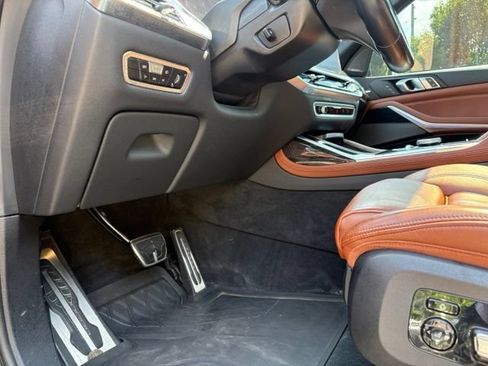 Used 2023 BMW X7 xDrive40i w/ M Sport Package AWD/4WD image 33
