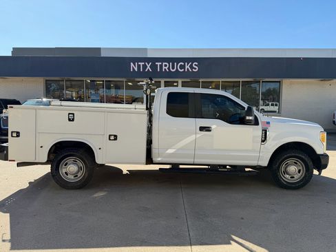 Used 2017 Ford F250 XL w/ Power Equipment Group image 6