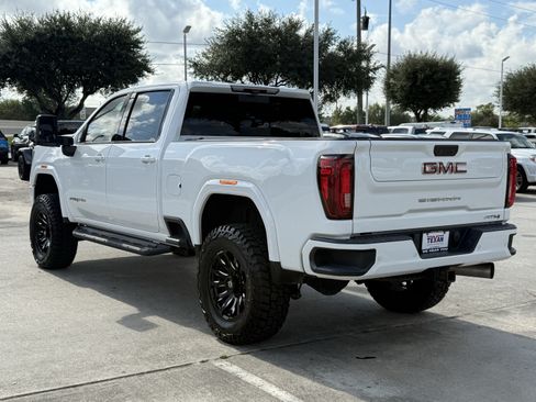 Used 2020 GMC Sierra 2500 AT4 w/ Technology Package AWD/4WD image 7