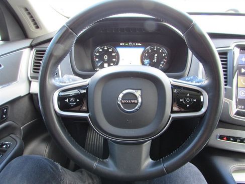 Used 2016 Volvo XC90 T6 Momentum w/ Vision Package image 9