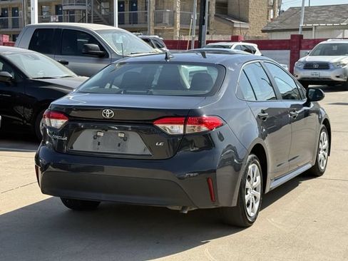 Used 2025 Toyota Corolla LE FWD image 4