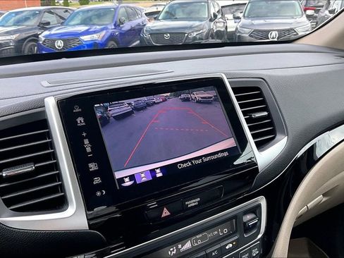 Used 2018 Honda Pilot Touring image 21