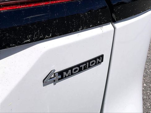 Used 2024 Volkswagen Atlas Peak Edition SE AWD/4WD image 29