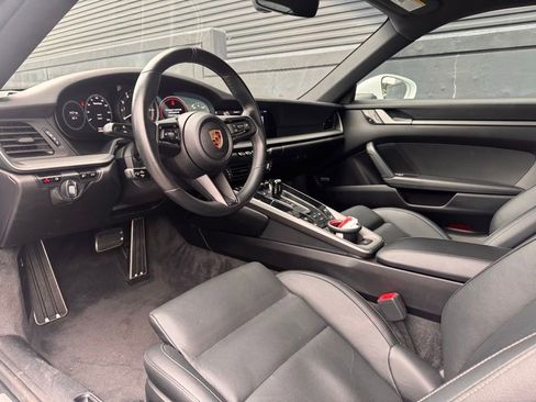 Certified 2021 Porsche 911 Carrera image 4