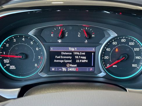 Used 2021 Chevrolet Traverse Premier FWD image 25