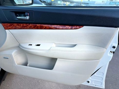 Used 2012 Subaru Outback 2.5i Limited w/ Moonroof Pkg image 23