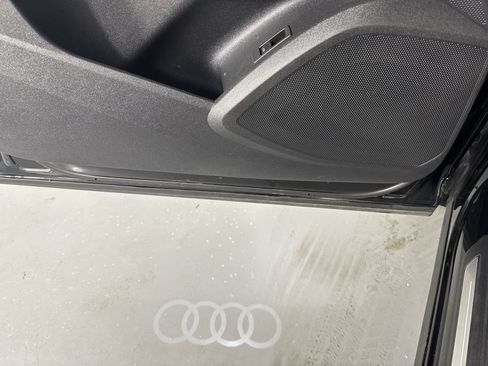 Used 2025 Audi Q5 Premium Plus w/ Premium Plus AWD/4WD image 11