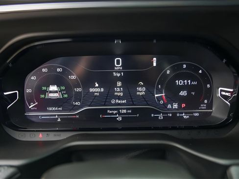 Used 2023 GMC Yukon Denali image 11