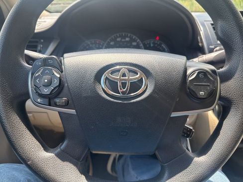 Used 2012 Toyota Camry LE FWD image 11