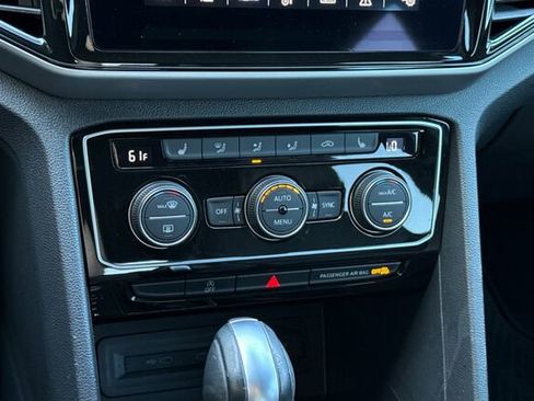 Certified 2023 Volkswagen Atlas Cross Sport SE w/ Black Wheel Package image 20