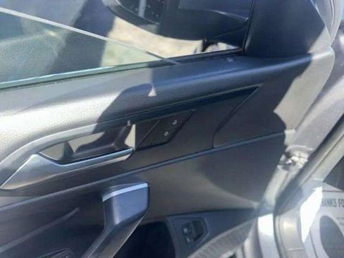 Used 2024 Volkswagen Jetta SE image 6