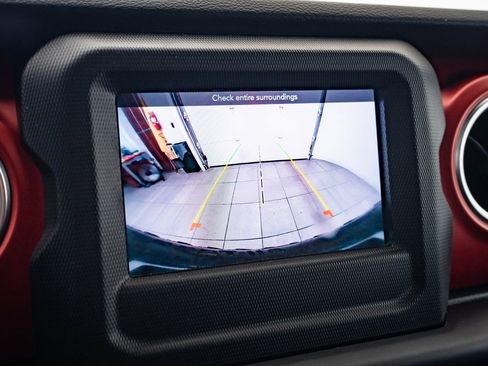 Used 2021 Jeep Wrangler Unlimited Rubicon image 25