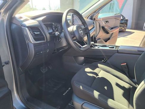 Used 2023 Nissan Rogue S AWD/4WD image 13