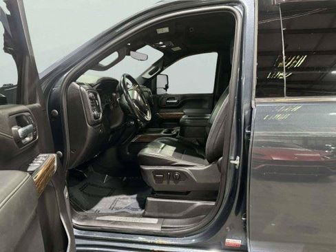 Used 2020 Chevrolet Silverado 2500 High Country w/ Technology Package AWD/4WD image 18