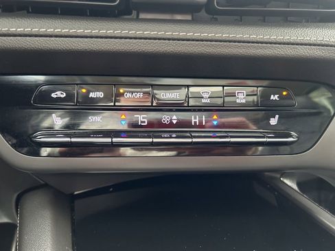 Used 2023 Buick Envision Essence w/ Sport Touring Package image 25