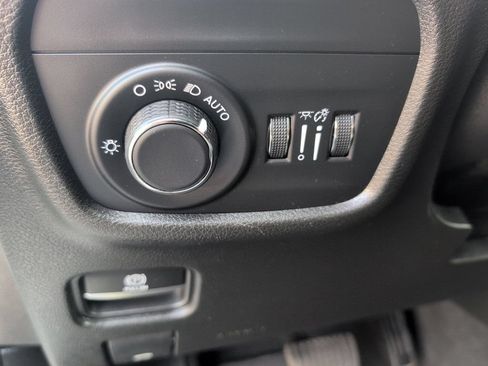 Used 2023 Jeep Grand Cherokee L Laredo w/ Luxury Tech Group I AWD/4WD image 12