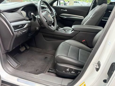 Used 2023 Cadillac XT4 Premium Luxury w/ Technology Package AWD/4WD image 9