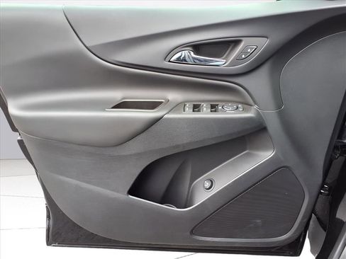 Used 2023 Chevrolet Equinox LT image 16