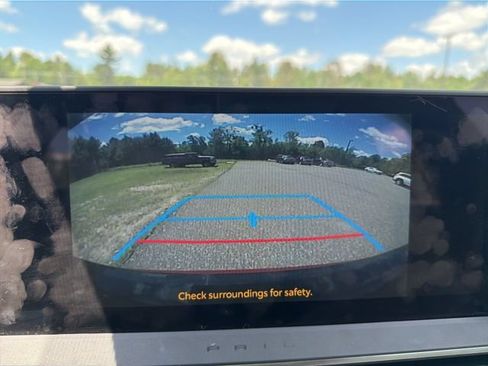 Used 2024 Toyota Prius XLE FWD image 30