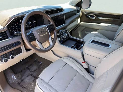 Used 2023 GMC Yukon Denali AWD/4WD image 13