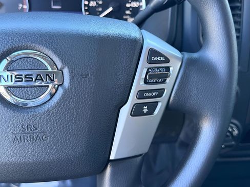 Used 2022 Nissan Titan SV image 16