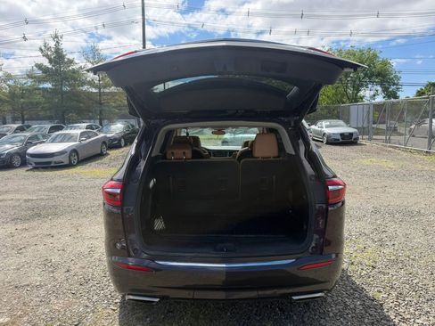 Used 2018 Buick Enclave Essence AWD/4WD image 29