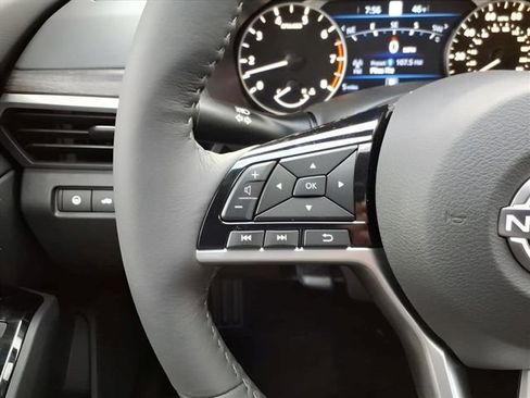 New 2025 Nissan Altima 2.5 SL FWD image 24